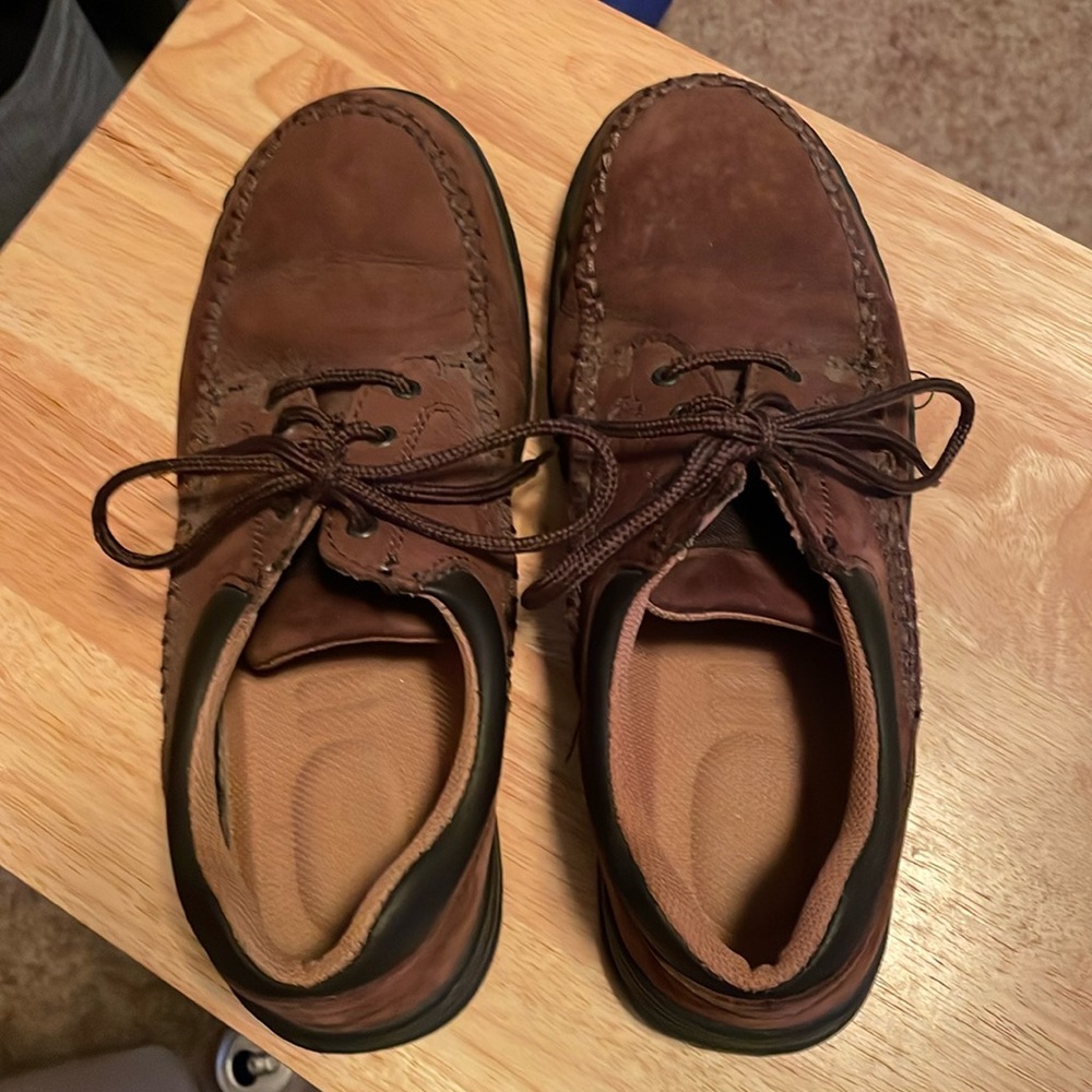 Men’s Earth Spirit “Kirk” dark brown leather upper, inside padded shoes, 10 1/2W